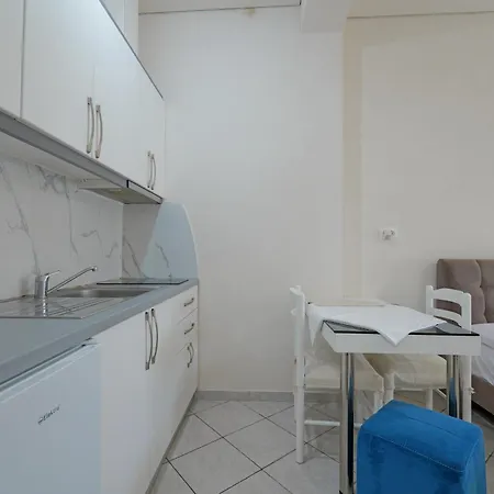 Flower Apartment *