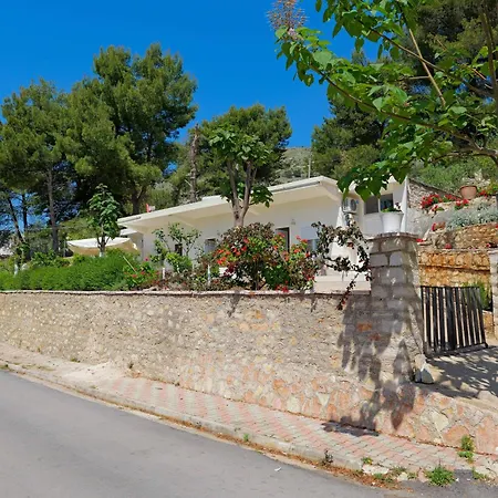 Apartment Flower Sarande
